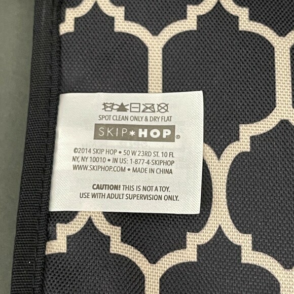 Skip Hop Diaper Changing Mat Clutch Travel Portable Black Beige NWOT - Picture 11 of 11